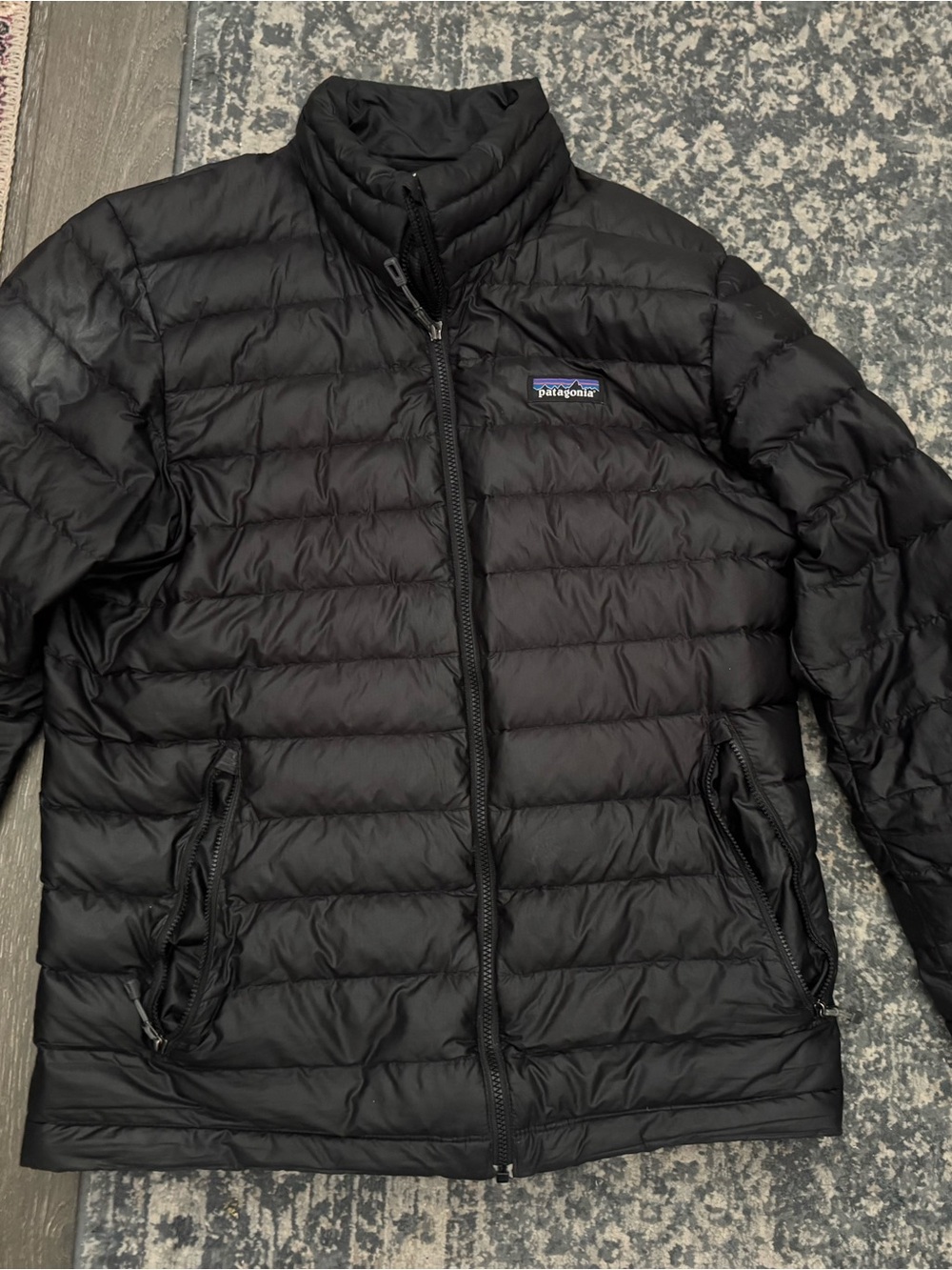 Patagonia Black Puffer Jacket (Down sweater)